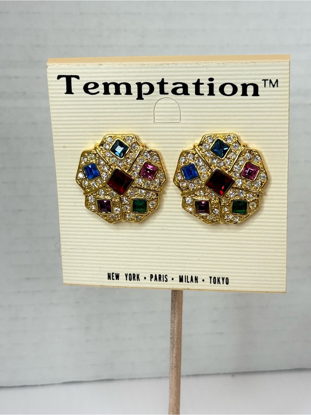 Vintage DeadStock Gold-Tone Multicolor Crystal Cluster clip onEarrings